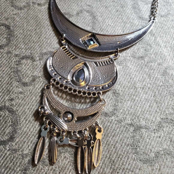 Blue stone gorgeous necklace - Picture 4 of 8